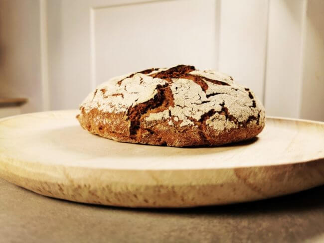 Reines Roggenbrot mit Sauerteig - www.brooot.de