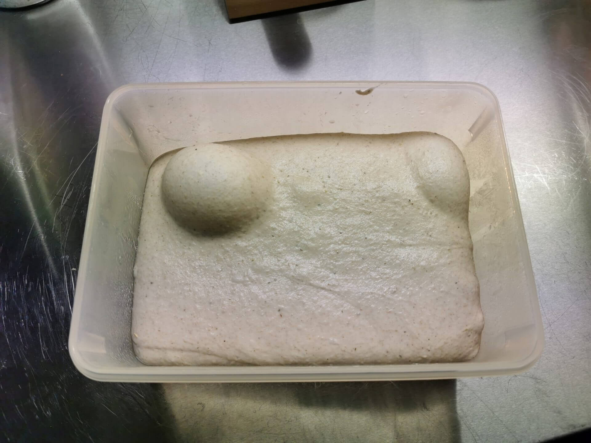 Schnelles und einfaches Weizenbrot mit Übernachtgare