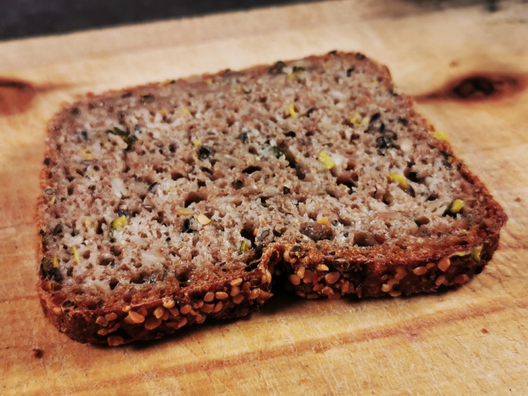 Rezept für mein Vollkorn-Zucchini-Kastenbrot - www.brooot.de
