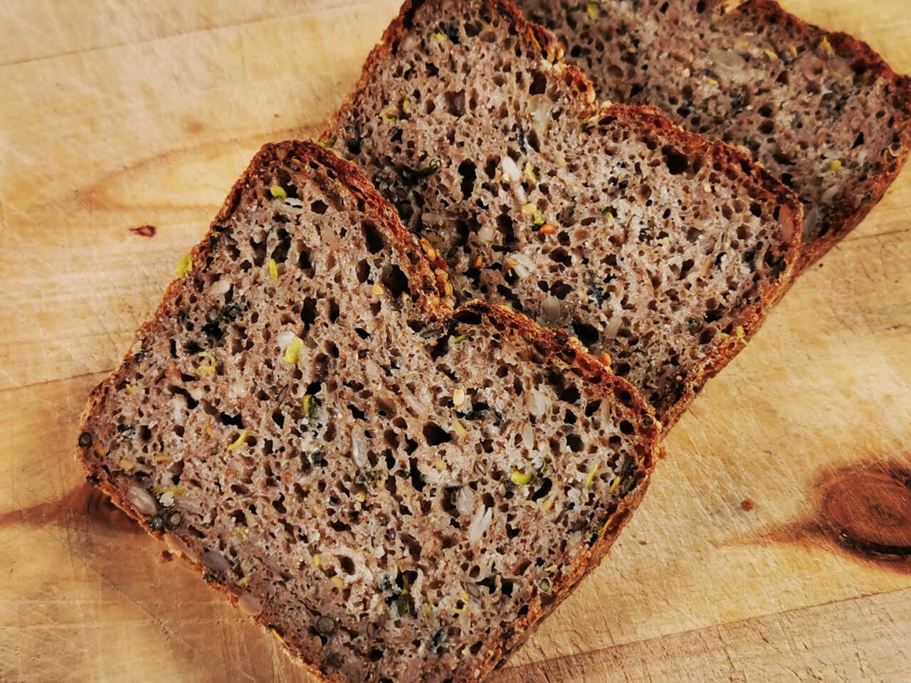 Rezept für mein Vollkorn-Zucchini-Kastenbrot - www.brooot.de