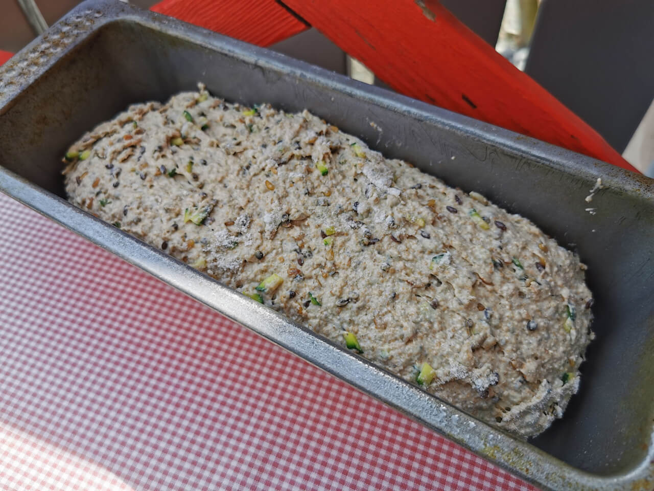 Rezept für mein Vollkorn-Zucchini-Kastenbrot - www.brooot.de