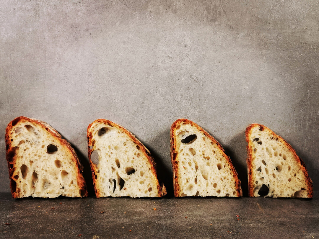 Einfaches Lievito Madre Brot mit der Challenger Breadpan - www.brooot.de