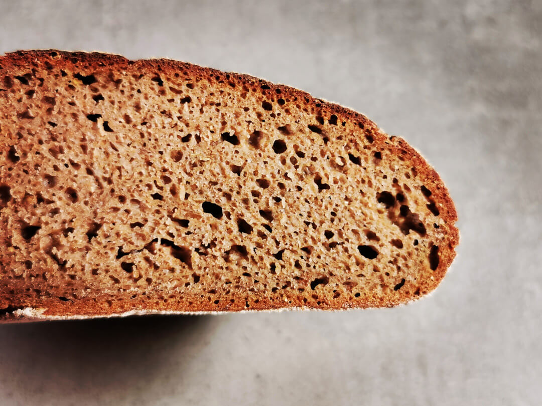 Wie Viel Kalorien Hat Eine Scheibe Roggenbrot Grundrezept für ein Roggenbrot mit Sauerteig - www.brooot.de