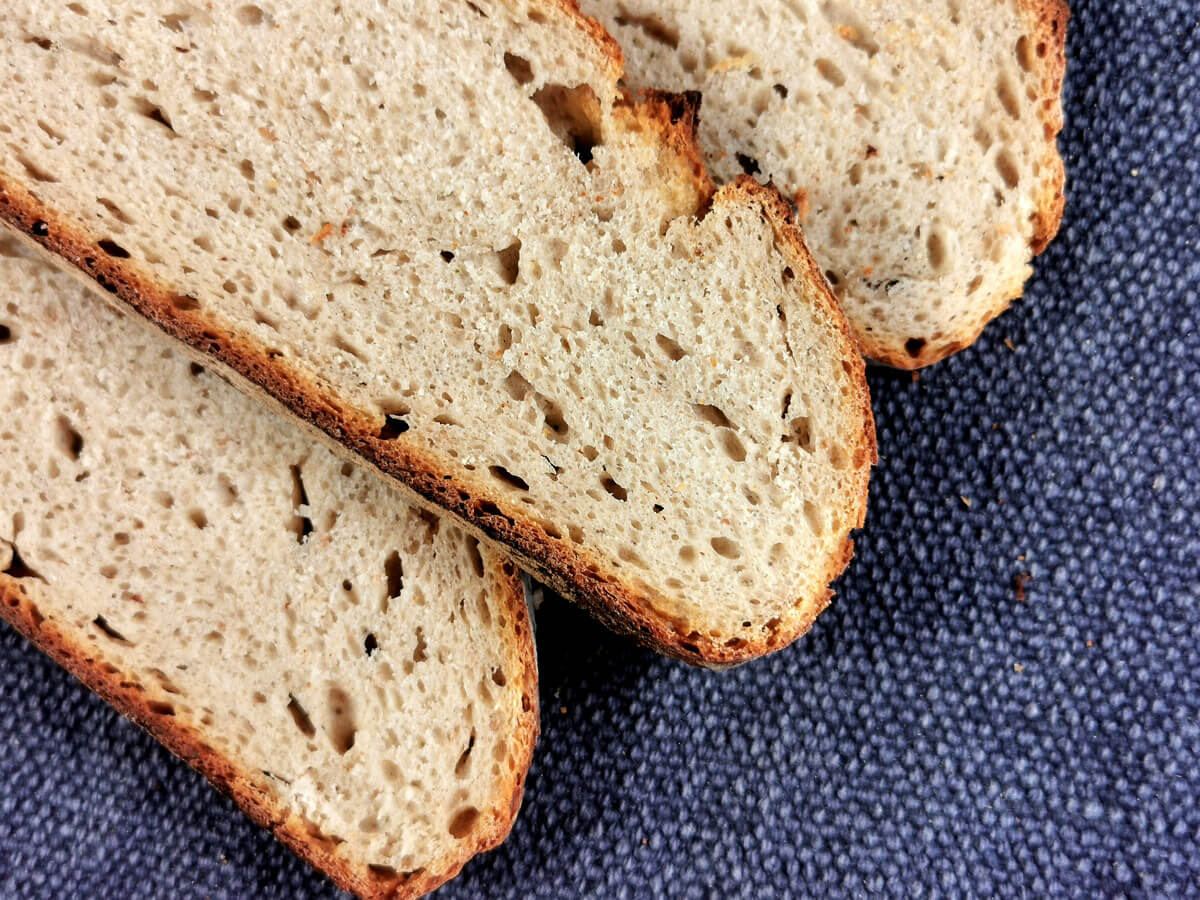 Rezept für ein schnelles und helles Bauernbrot - www.brooot.de