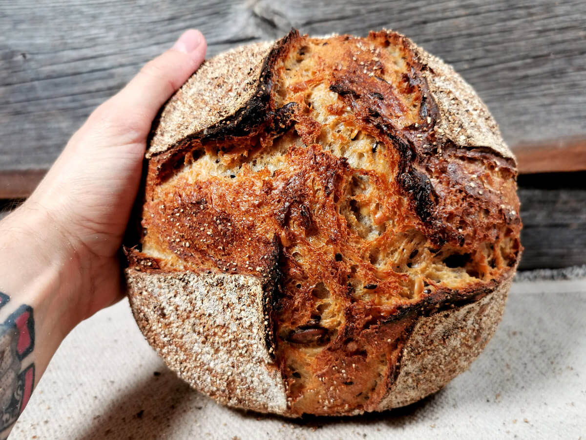 Mein Rezept für Mehrkornbrot mit Sauerteig und Kernen