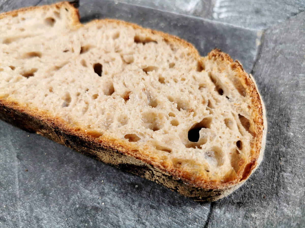 Das krachende Dreikornbrot [Rezept mit Roggen, Weizen &amp; Dinkel]