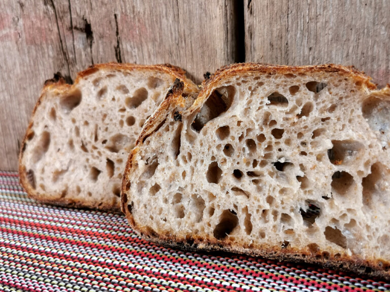 Mein Easy Peasy Sauerteigbrot [Rezept für Hobbybäcker]