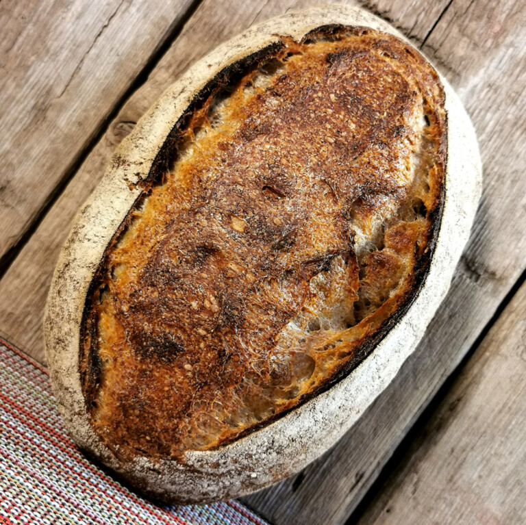 Mein Easy Peasy Sauerteigbrot [Rezept für Hobbybäcker]