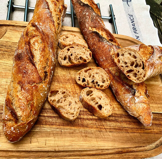 Sauerteig-Baguette selber backen [Rezept für zu Hause]