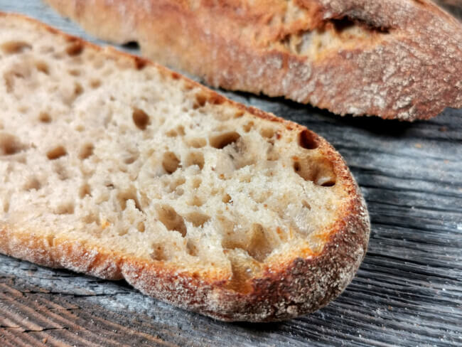 Sauerteig-Baguette selber backen [Rezept für zu Hause]