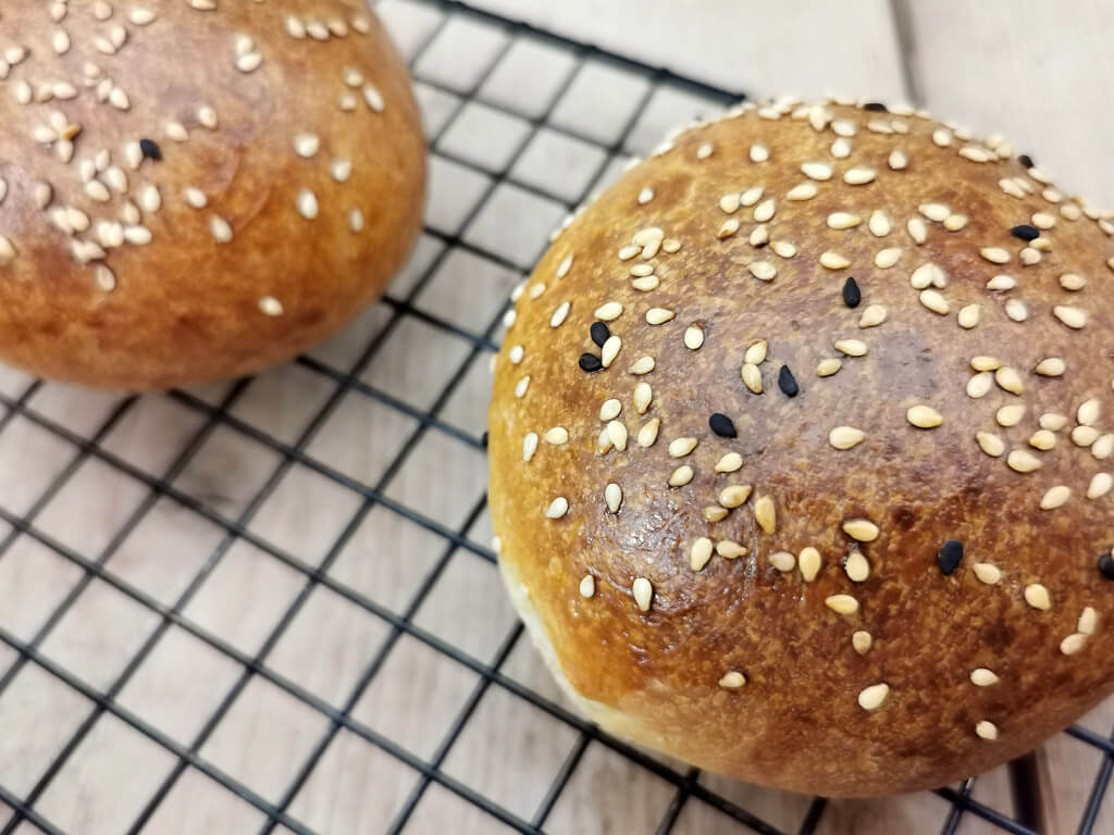 Rezept für leckere Burger Brötchen [Burger Buns]