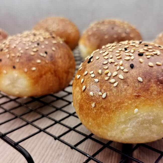 Rezept für leckere Burger Brötchen [Burger Buns]