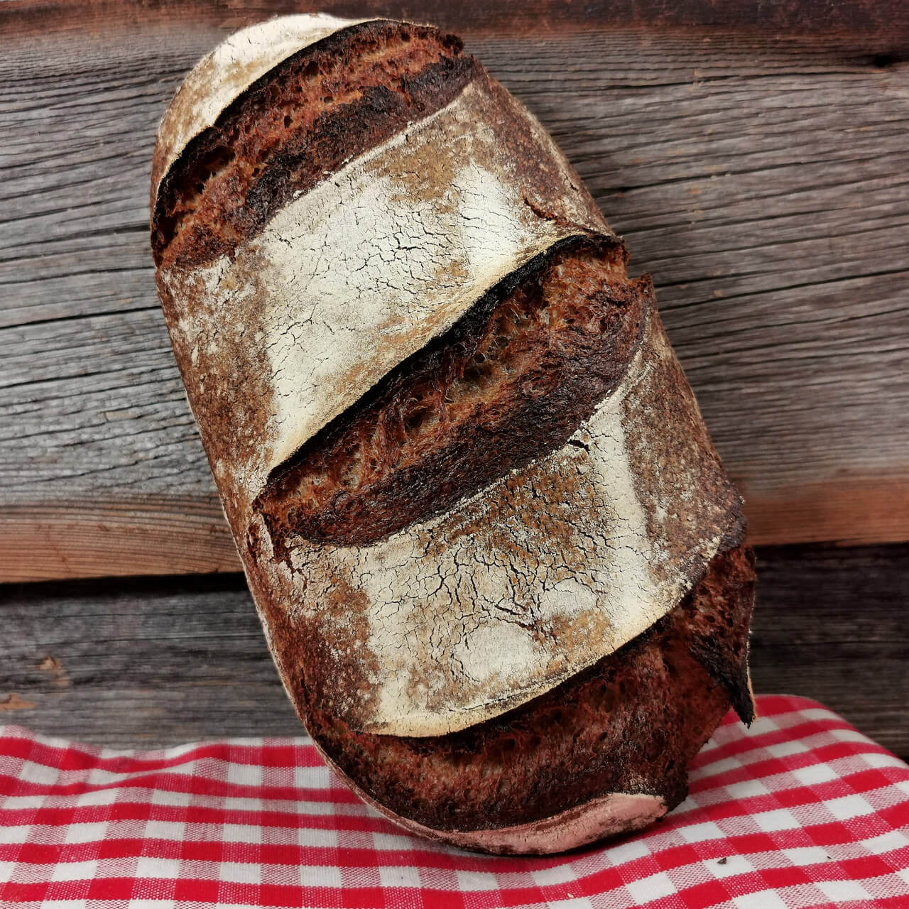 100% Vollkorn Sauerteig-Mischbrot [Einfaches Rezept]