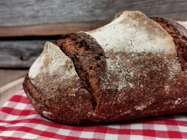 100% Vollkorn Sauerteig-Mischbrot [Einfaches Rezept]