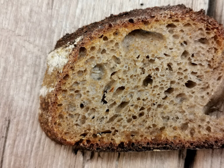100% Vollkorn Sauerteig-Mischbrot [Einfaches Rezept]