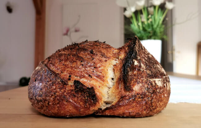 Rezeptbild: Brot mit in Bier gekochtem Getreide
