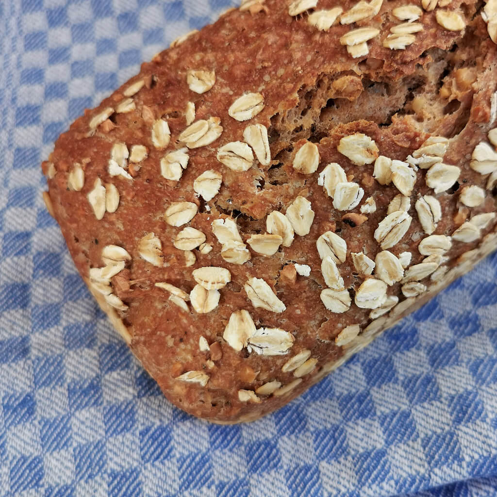 Haferbrot mit Mandeln und Dinkel Gesund &amp; lecker!