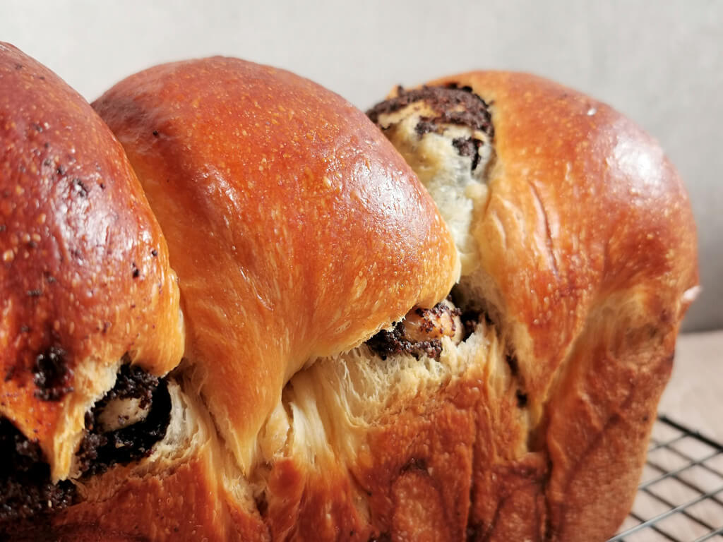 Shokupan Milchbrot mit Mohnfüllung Super fluffig und lecker!