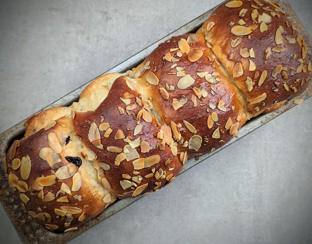 Shokupan Mandel-Milchbrot mit Rosinen Super fluffig Shokupan Mandel-Milchbrot mit Rosinen Super fluffig