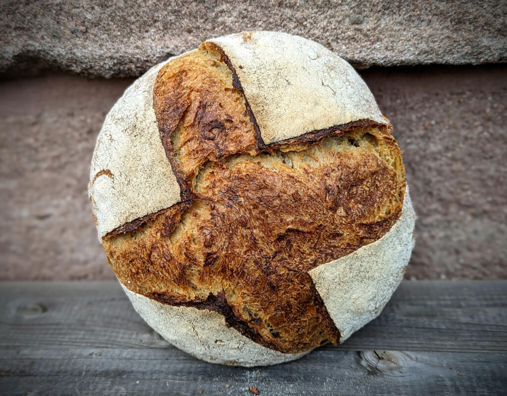 Karotten-Mischbrot mit Sonnenblumenkernen Super lecker! Karotten-Mischbrot mit Sonnenblumenkernen Super lecker!