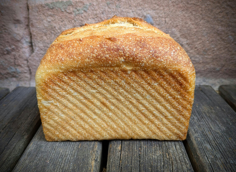 Kastenweißbrot morgens frisch backen und warm genießen