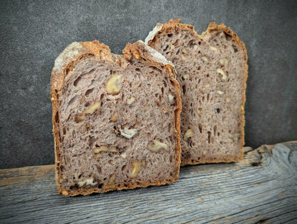 Rezept für ein Hausbrot - Einfache Brotrezepte von brooot.de