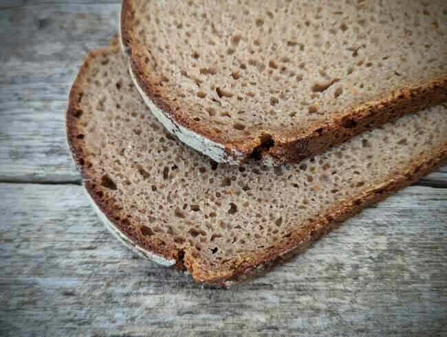 Bild brotscheiben gestapelt
