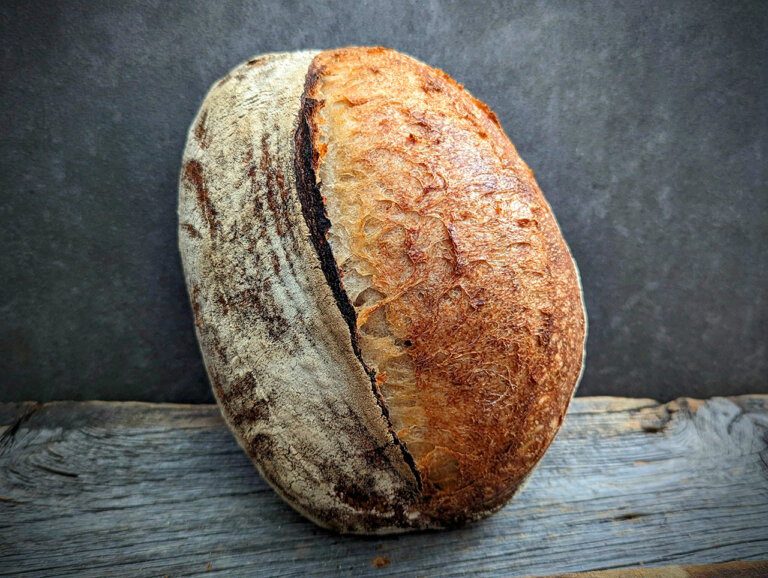 Mein Easy Peasy Sauerteigbrot [Rezept für Hobbybäcker]