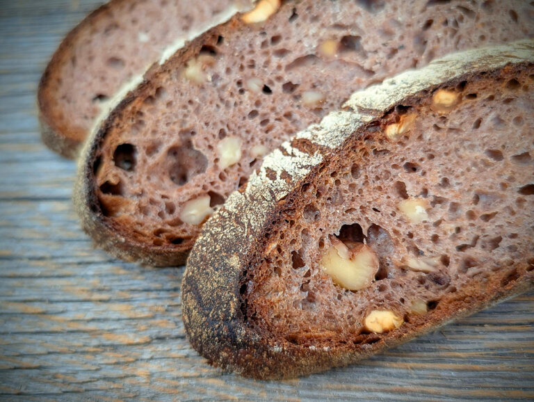 Mein Easy Peasy Sauerteigbrot [Rezept für Hobbybäcker]