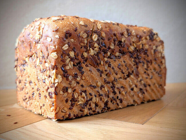 Rezeptbild: Das Erdnussbrot mit Feigen